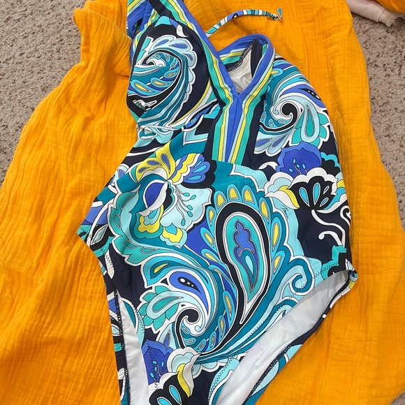 Trina Turk Ipanema Plunge Tropical Halter One Piece Swimsuit Bathing Suit Size 6 - Picture 9 of 10